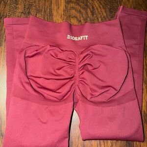 DIOSAFIT Women's Burgundy Scrunch Seamless Leggings